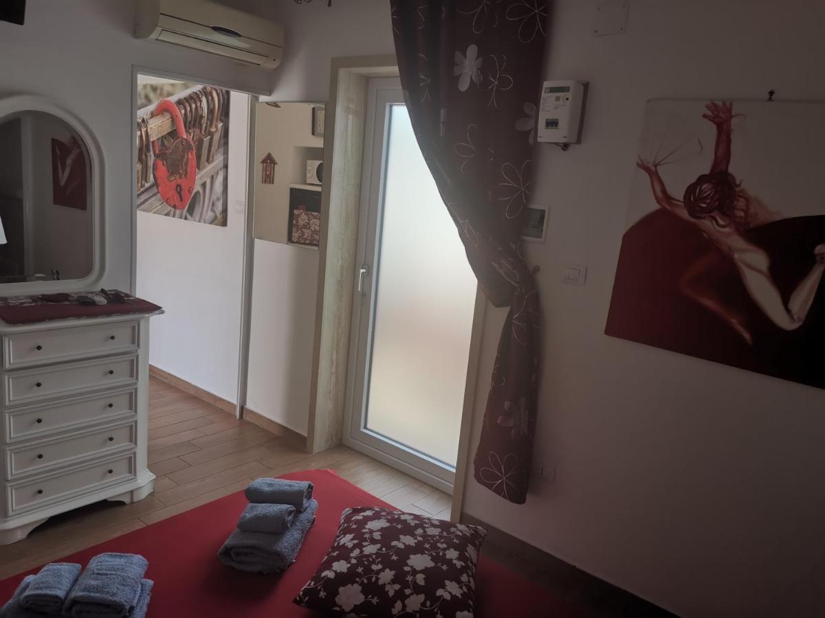 Villa Loriand Depandance กัลลีโปลี ภายนอก รูปภาพ